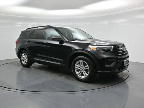 Certified 2022 Ford Explorer XLT image 24