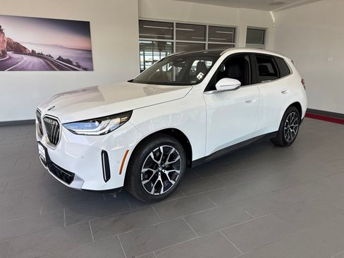 Used 2026 BMW X3 xDrive30i AWD/4WD image 4