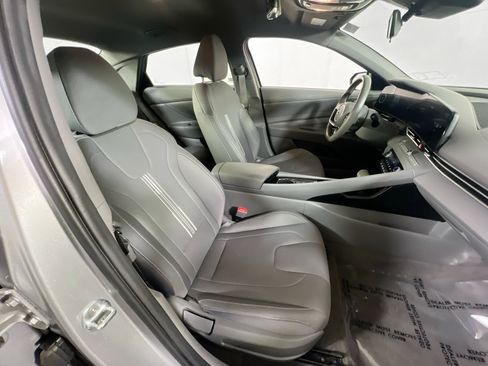 Used 2023 Hyundai Elantra SEL w/ Convenience Package FWD image 27