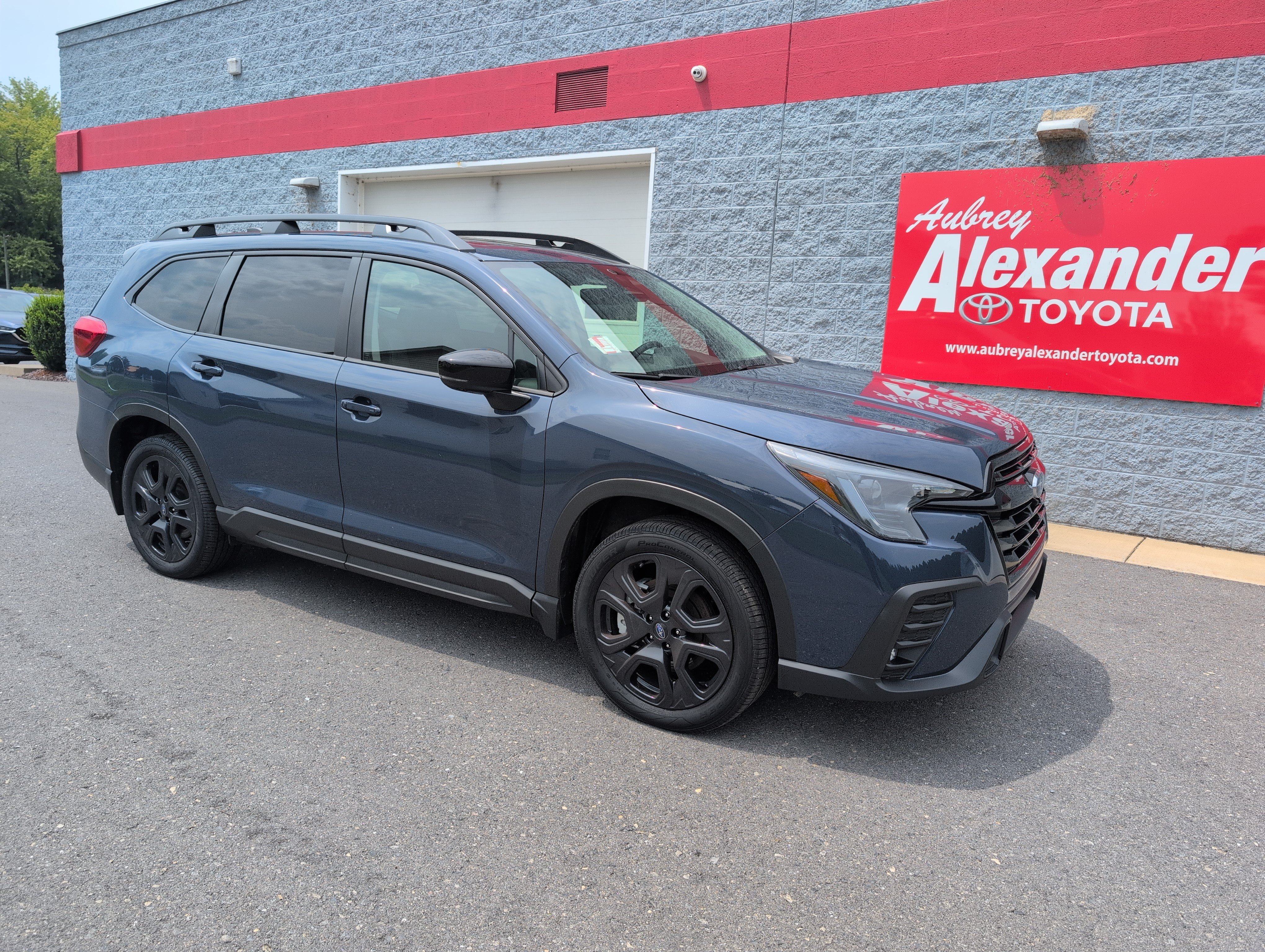 Used 2024 Subaru Ascent Onyx Edition Limited AWD/4WD image 1