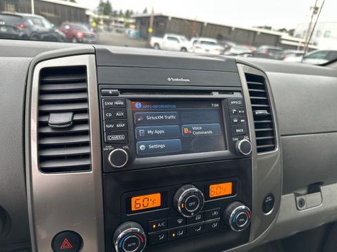 Used 2018 Nissan Frontier SV AWD/4WD image 13