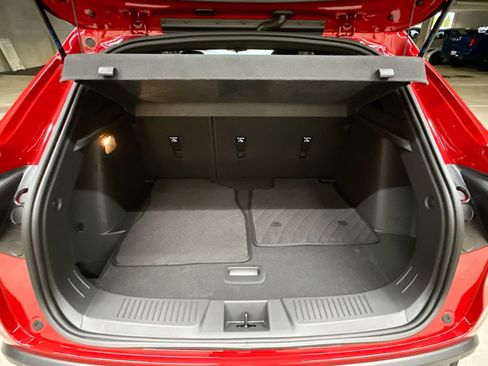 New 2026 Chevrolet Trax RS w/ Sunroof Package FWD image 30