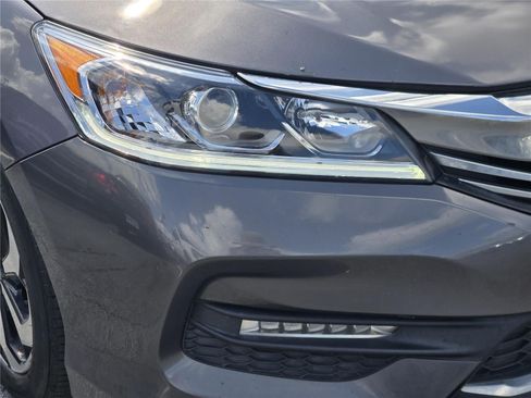 Used 2016 Honda Accord EX-L image 10