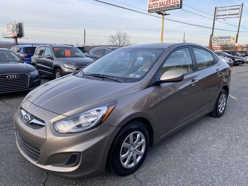 Used 2014 Hyundai Accent GLS image 1