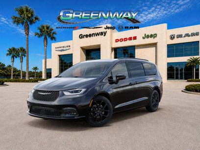 New 2026 Chrysler Pacifica Limited w/ S Appearance Package