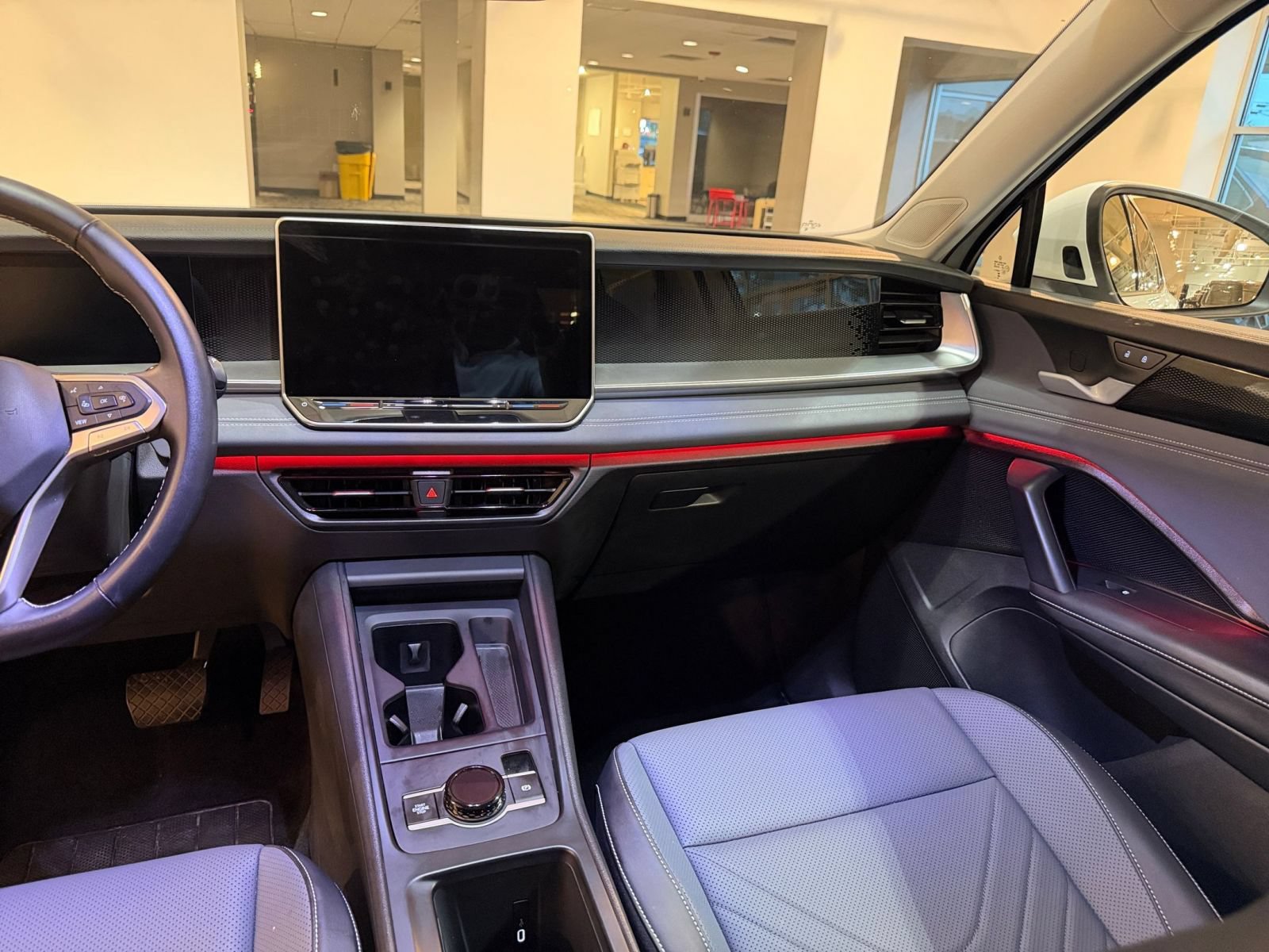 Used 2026 Volkswagen Tiguan SE AWD/4WD image 35