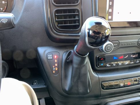 Used 2025 RAM ProMaster 2500 w/ Convenience Group image 18