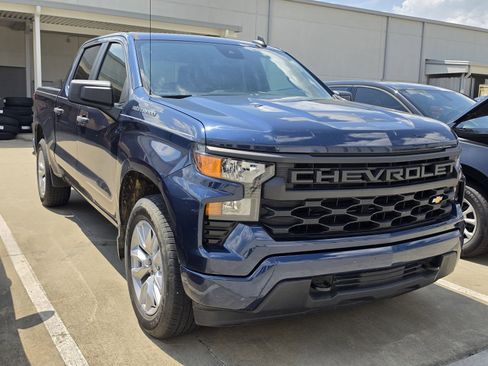 Used 2022 Chevrolet Silverado 1500 Custom RWD image 9