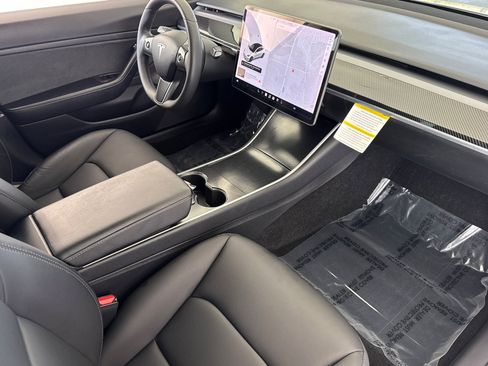 Used 2020 Tesla Model 3 Standard Range Plus RWD image 33