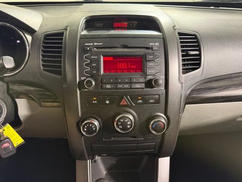 Used 2013 Kia Sorento LX w/ Value Pkg FWD image 27