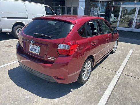 Used 2014 Subaru Impreza 2.0i Premium AWD/4WD image 4