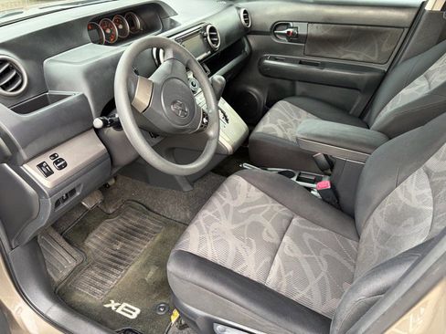 Used 2014 Scion xB image 10