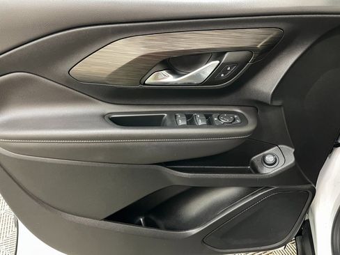 Certified 2022 GMC Terrain SLE w/ Driver Convenience Package image 22