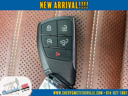 Used 2024 GMC Sierra 3500 Denali Ultimate AWD/4WD image 9