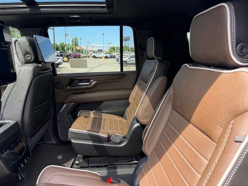 New 2026 GMC Yukon XL Denali Ultimate AWD/4WD image 12