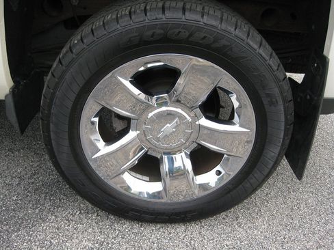 Used 2014 Chevrolet Silverado 1500 LTZ w/ LTZ Plus Package AWD/4WD image 14