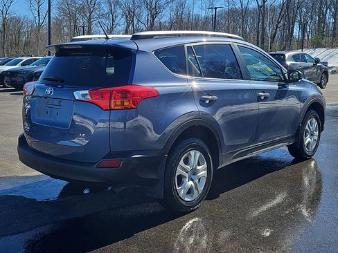 Used 2014 Toyota RAV4 LE image 2