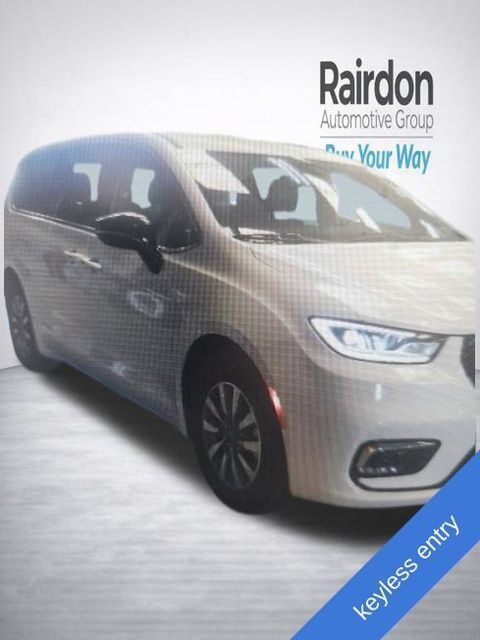 Used 2024 Chrysler Pacifica Limited FWD image 4
