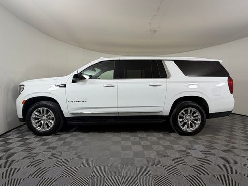 Used 2021 GMC Yukon XL SLT RWD image 2
