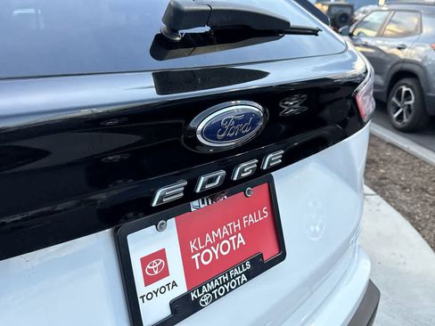 Used 2022 Ford Edge SE w/ Cargo Accessory Package image 9