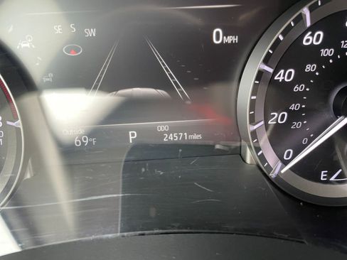 Used 2025 Toyota Highlander LE image 42