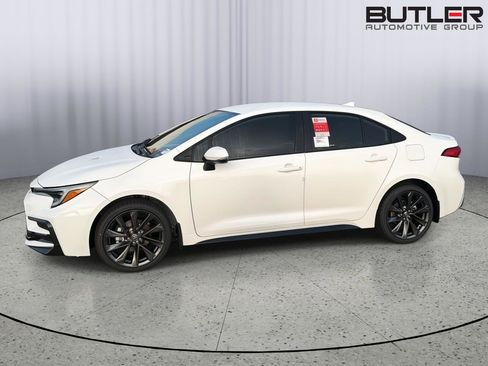 New 2026 Toyota Corolla SE FWD image 3