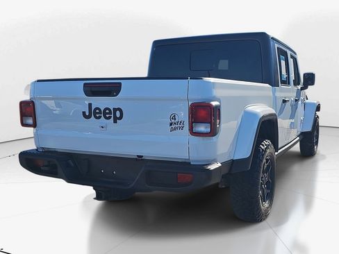 Used 2023 Jeep Gladiator Willys image 5