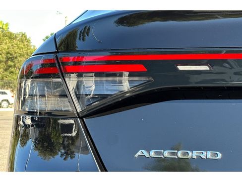 Used 2025 Honda Accord Touring image 13