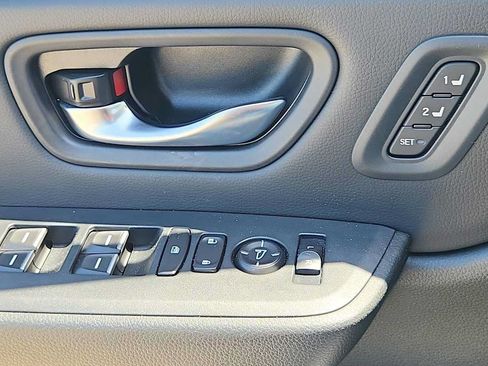 Used 2023 Honda Pilot EX-L image 18