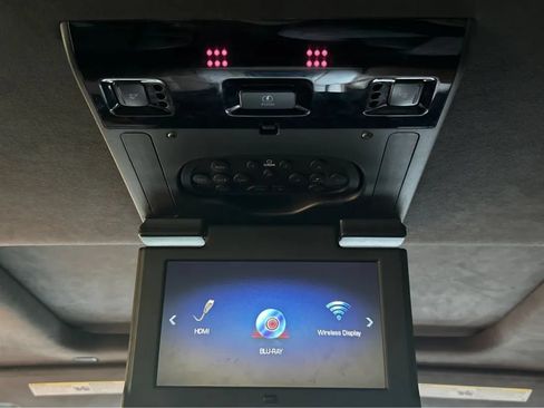 Used 2016 Cadillac Escalade 2WD image 16