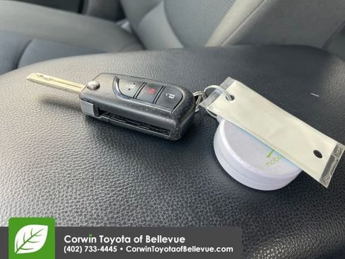 Used 2024 Toyota RAV4 LE AWD/4WD image 27