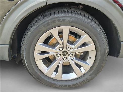 Used 2022 Ford Explorer XLT w/ Equipment Group 202A RWD image 23