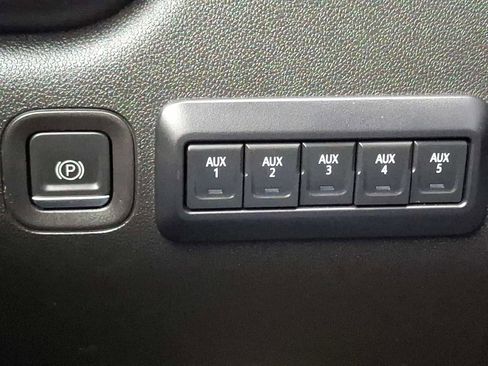 Used 2023 Chevrolet Silverado 2500 Custom image 22