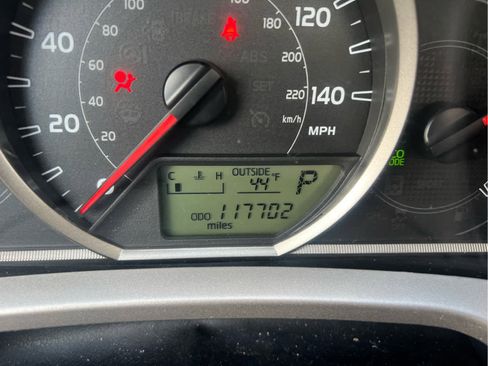 Used 2014 Toyota RAV4 XLE AWD/4WD image 9