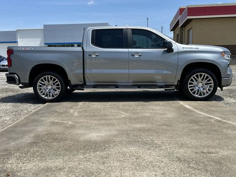 Used 2024 Chevrolet Silverado 1500 RST w/ Convenience Package II AWD/4WD image 4