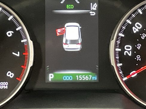 Used 2022 Toyota RAV4 LE image 22