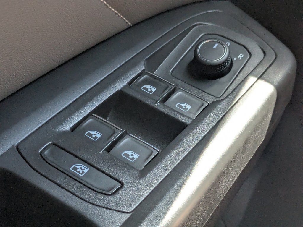 Used 2023 Volkswagen Atlas Cross Sport SE FWD image 12