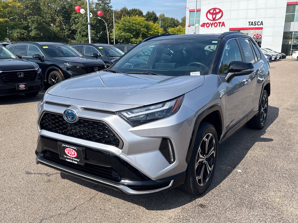 Used 2023 Toyota RAV4 XSE w/ Weather Package AWD/4WD image 3