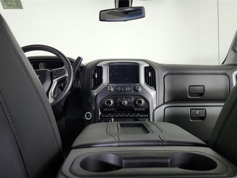 Used 2022 Chevrolet Silverado 1500 LTZ w/ LTZ Convenience Package II AWD/4WD image 18