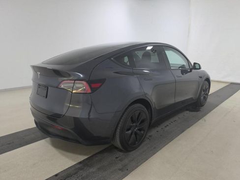 Used 2025 Tesla Model Y Long Range RWD image 2