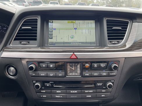 Used 2015 Hyundai Genesis 3.8 image 29