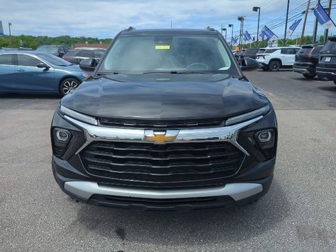 Used 2025 Chevrolet TrailBlazer LT AWD/4WD image 4