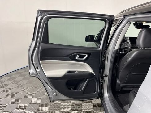 Used 2022 Jeep Compass Limited AWD/4WD image 38