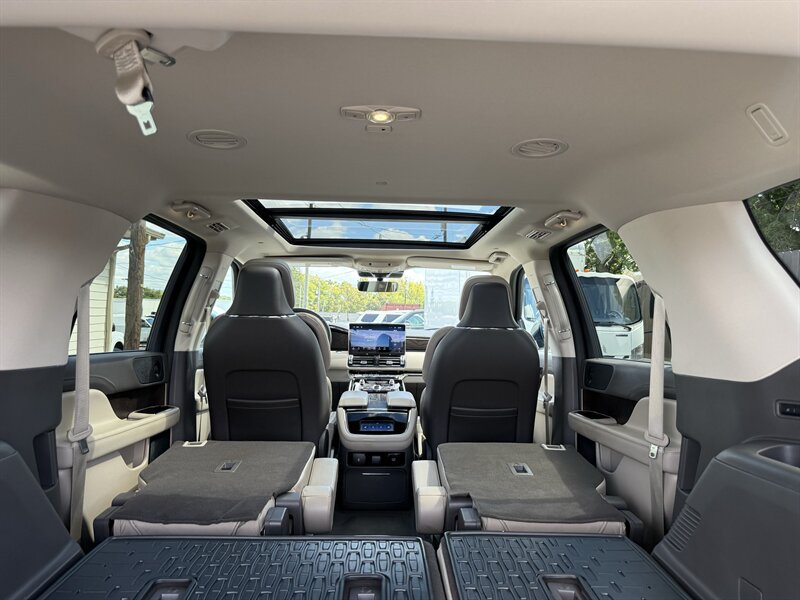 Used 2024 Lincoln Navigator Reserve AWD/4WD image 50