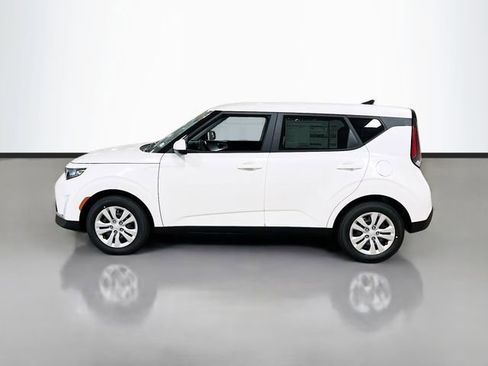 New 2025 Kia Soul LX image 4