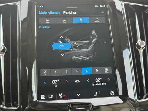 Used 2025 Volvo XC60 B5 Plus w/ Protection Package Premier image 28