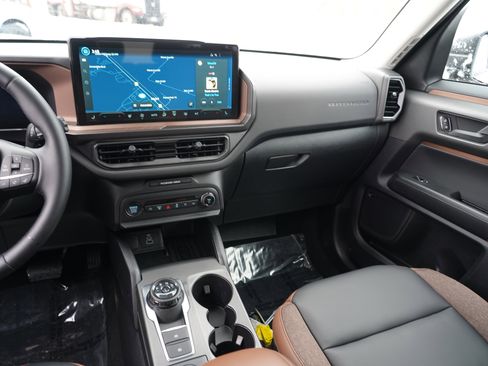 Used 2025 Ford Bronco Sport Outer Banks w/ Outer Banks Tech Package+ image 24