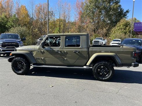 New 2025 Jeep Gladiator Sport image 10