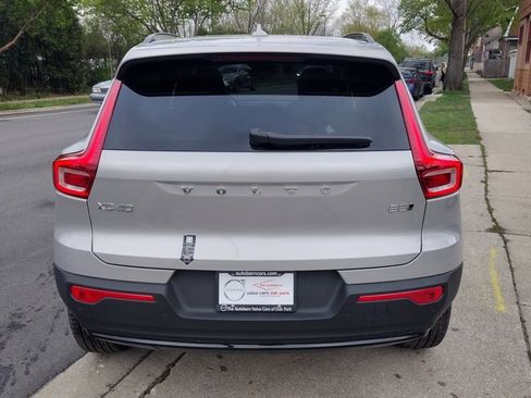 New 2025 Volvo XC40 B5 Ultra w/ Climate Package image 8