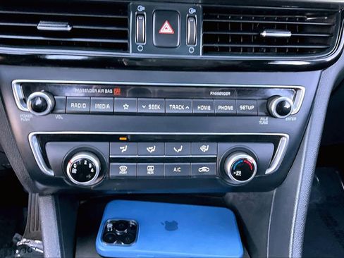 Used 2020 Kia Optima SE image 30